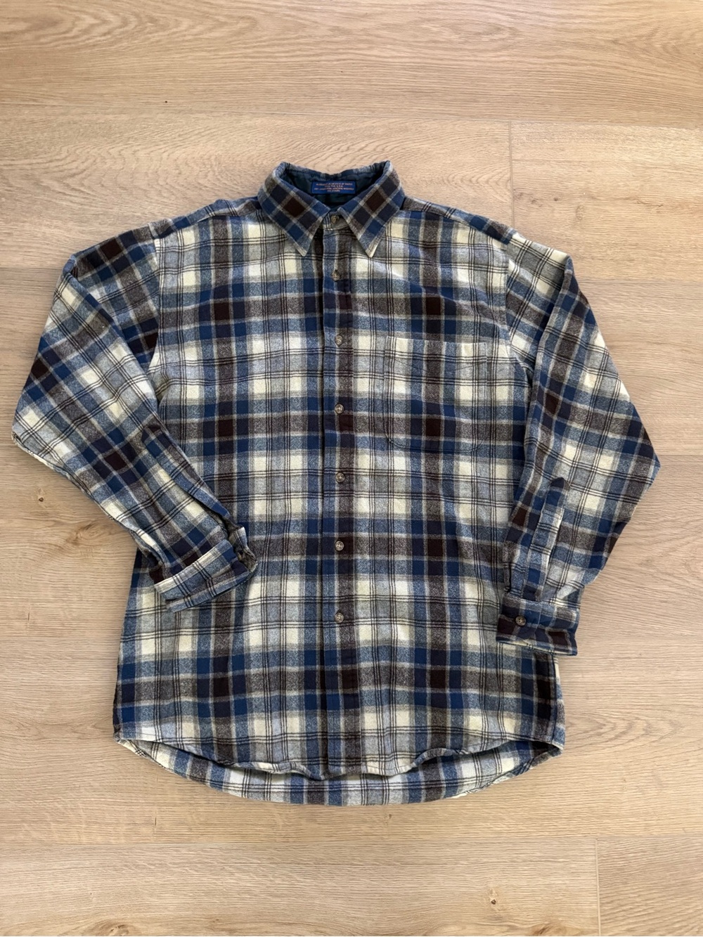 Pendleton Plaid Virgin Wool Button Up Shirt Blue Gray Brown Men’s Medium